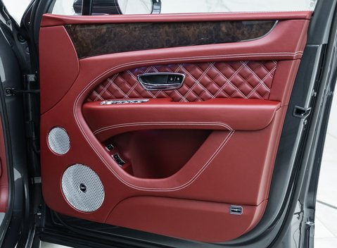 Bentley Bentayga Hybrid First Edition 26