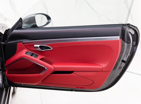 Porsche 718 Cayman 17