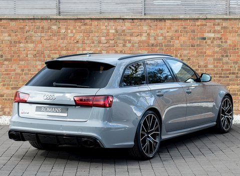 Audi RS6 Avant Performance 7