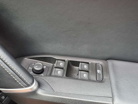 SEAT Leon 1.4 Leon Xcellence Luxury PHEV Semi-Auto 5dr 34