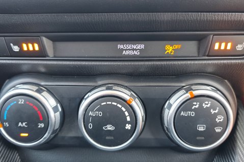 Mazda CX-3 SPORT NAV..1 FORMER KEEPER,8 SERVICES,DAB,NAV,AIR CON.STUNNING EXAMPLE  17
