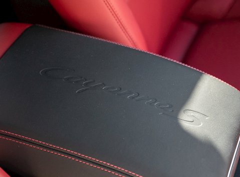 Porsche Cayenne S 18