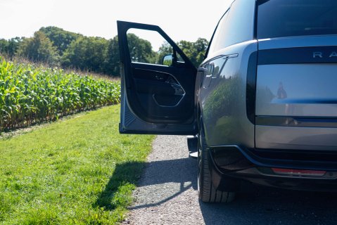 Land Rover Range Rover P440e SE 7