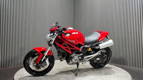 Ducati Monster 696 2011 ONLY 5K SERVICED WARRANTY 696CC LONG MOT VERY CLEAN NAKED 10