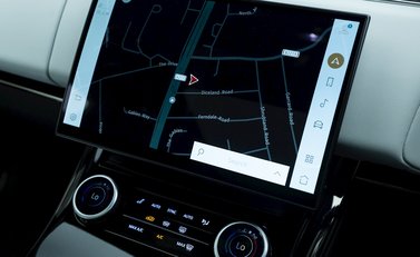 Land Rover Range Rover Sport D300 Dynamic SE 18