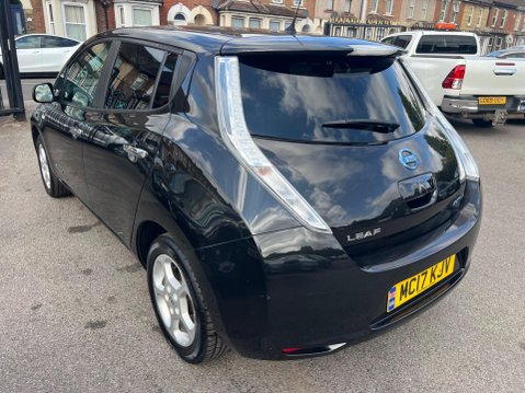 Nissan LEAF 30kWh Acenta Auto 5dr 4