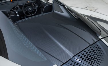 McLaren 765LT Spider 44