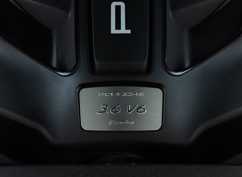 Porsche Macan TURBO 40