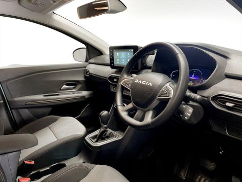 Dacia Jogger 1.6 Hybrid EXTREME MPV 5dr Petrol Hybrid Auto Euro 6 (s/s) (140 ps) Cruise 12