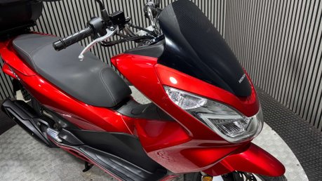 Honda PCX WW PCX 125 2016 ONLY 13K 1 OWNER LONG MOT WARRANTY 125CC 20