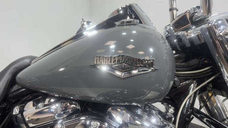 Harley-Davidson Touring 1745 FLHR ROADKING 2017 8K CUSTOM BAGGER MOT 1 OFF BIKE 8