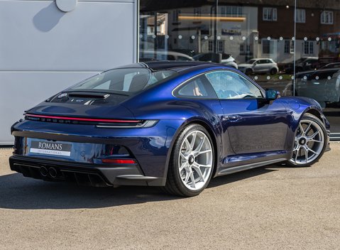 Porsche 911 GT3 TOURING (992) 4