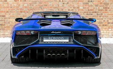 Lamborghini Aventador SV LP750-4 Roadster 7