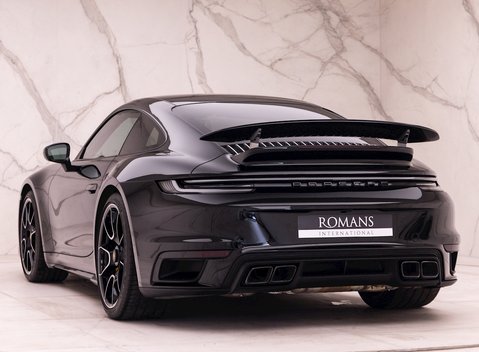 Porsche 911 Turbo S (992) 3