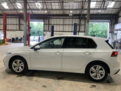 Volkswagen Golf LIFE ETSI DSG 9