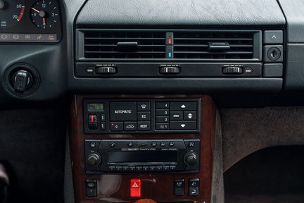 Mercedes-Benz SL Series SL500 17