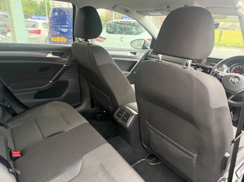 Volkswagen Golf 1.0 TSI BlueMotion Tech SE Nav Euro 6 (s/s) 5dr 16