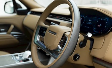 Land Rover Range Rover P530 SV 21