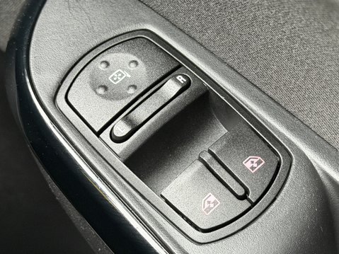 Vauxhall Corsa 1.4 [75] SE Nav 5dr 32