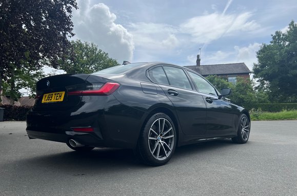 BMW 3 Series 318D SPORT 48