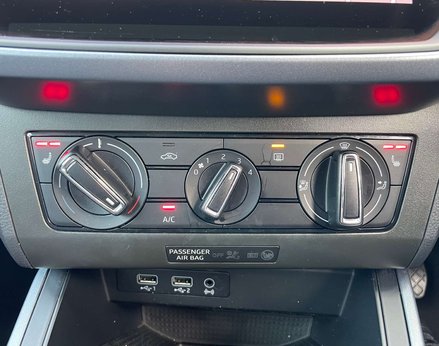 SEAT Arona 1.6 Arona SE Technology Luxury TDI 5dr 44