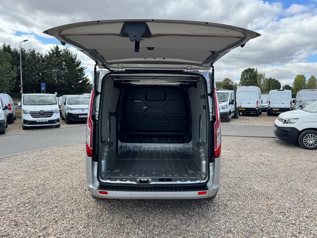Ford Transit Custom SWB L1H1 Low Roof Limited 280 Air Con Alloys Sensors EURO 6 8