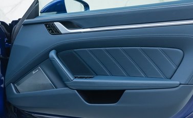 Porsche 911 Turbo (992) 37