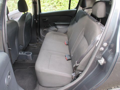 Dacia Sandero 1.0 SCe Essential Euro 6 5dr 28