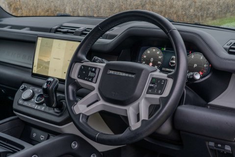 Land Rover Defender D300 X-Dynamic HSE 14