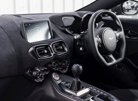 Aston Martin V8 Vantage 15