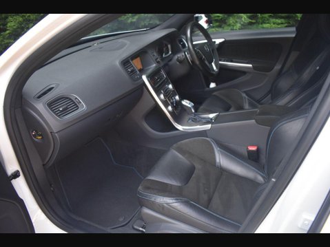Volvo V60 2.0 T6 Polestar Estate 5dr Petrol Auto AWD Euro 6 (s/s) (367 ps) 5