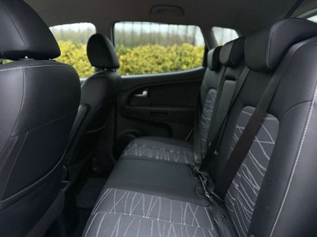 Kia Venga 1.6 Venga 3 ISG 5dr 22