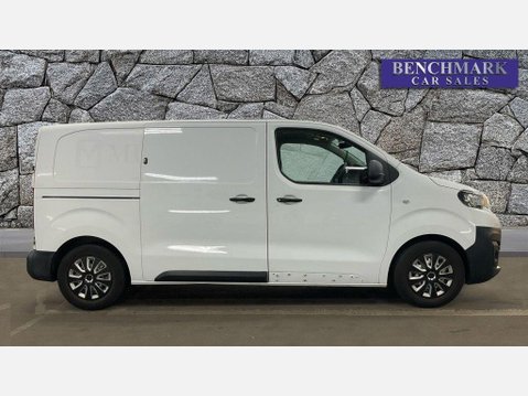 Peugeot Expert 1.5 BlueHDi 1000 Professional Standard Panel Van MWB Euro 6 (s/s) 6dr 4