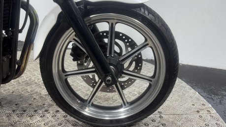 Triumph Bonneville 2014 T100 GREAT CONDITION ONLY 7K ICONIC MODERN CLASSIC 865CC 12