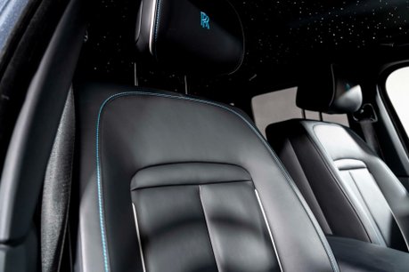 Rolls-Royce Cullinan V12. DYNAMIC PACKAGE. ACTIVE CRUISE. SHOOTING STAR HEADLINER. HUD 28