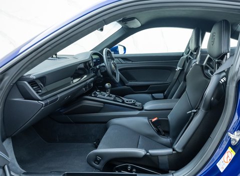 Porsche 911 GT3 Touring (992) 14