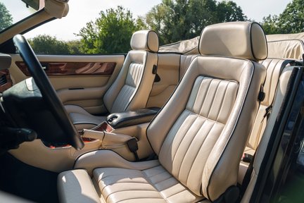 Aston Martin Virage Volante 22