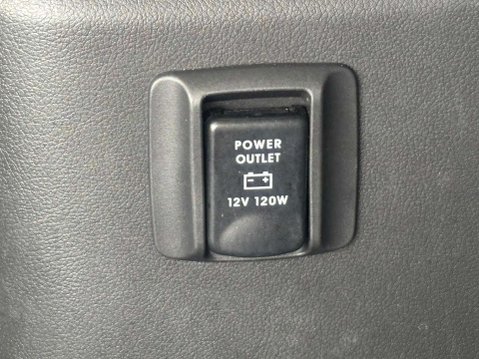 Mitsubishi Outlander 2.0h 12kWh GX4h SUV 5dr Petrol Plug-in Hybrid CVT 4WD Euro 6 (s/s) (200 ps) 31