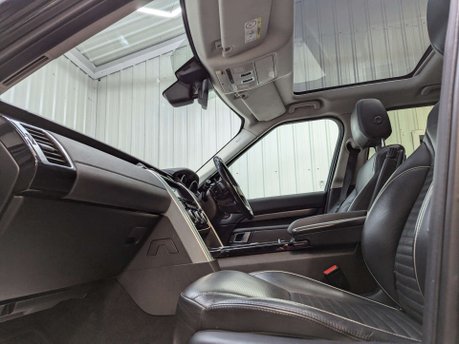 Land Rover Discovery 3.0 Discovery HSE TD6 Auto 4WD 5dr 54