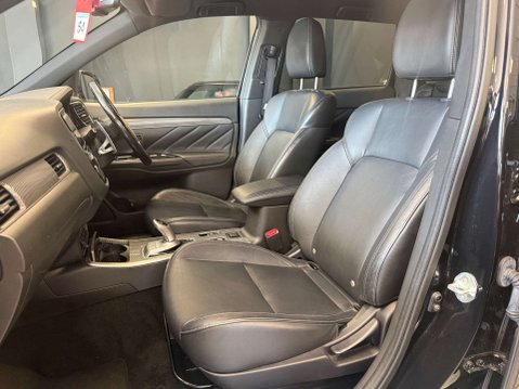 Mitsubishi Outlander 2.4 Outlander 4h PHEV CVT 4WD 5dr 11