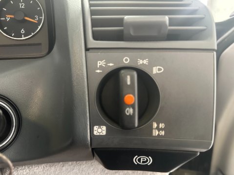 Mercedes-Benz SL Series SL320 16