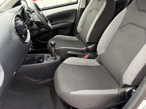 Toyota Aygo X VVT-I PURE 31