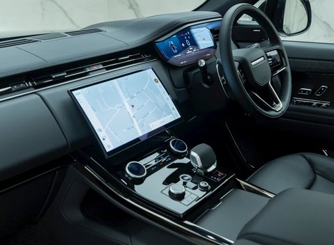 Land Rover Range Rover Sport P440e Dynamic SE 15