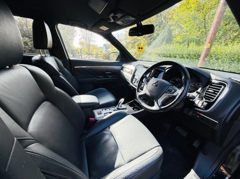 Mitsubishi Outlander 2.4h TwinMotor 13.8kWh 4h SUV 5dr Petrol Plug-in Hybrid CVT 4WD Euro 6 (s/s 13