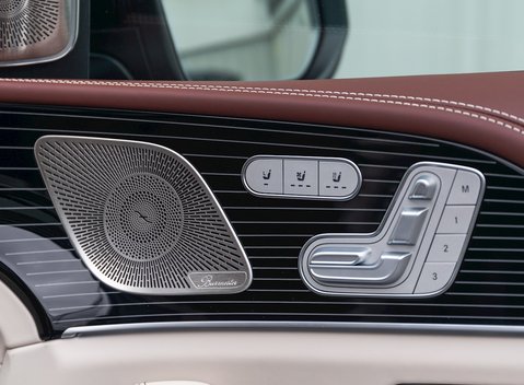 Mercedes-Benz GLS 600 First Class 26