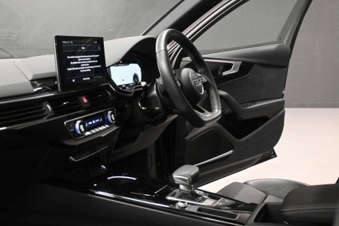 Audi A4 2.0 A4 Black Edition 40 TFSI MHEV Semi-Auto 5dr 33