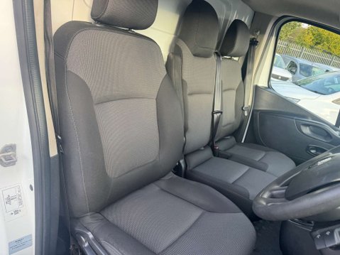 Renault Trafic 2.0 dCi ENERGY 28 Business+ Panel Van 5dr Diesel Manual SWB Standard Roof E 20