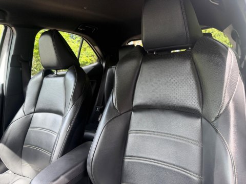 Toyota Yaris Cross 1.5 VVT-h Premiere Edition E-CVT Euro 6 (s/s) 5dr 39
