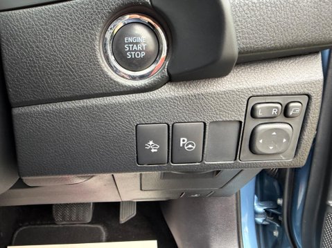 Toyota Auris 1.2 VVT-i Excel CVT Euro 6 (s/s) 5dr (Safety Sense) 74