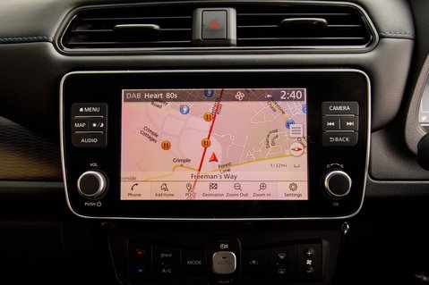 Nissan LEAF N-CONNECTA 25